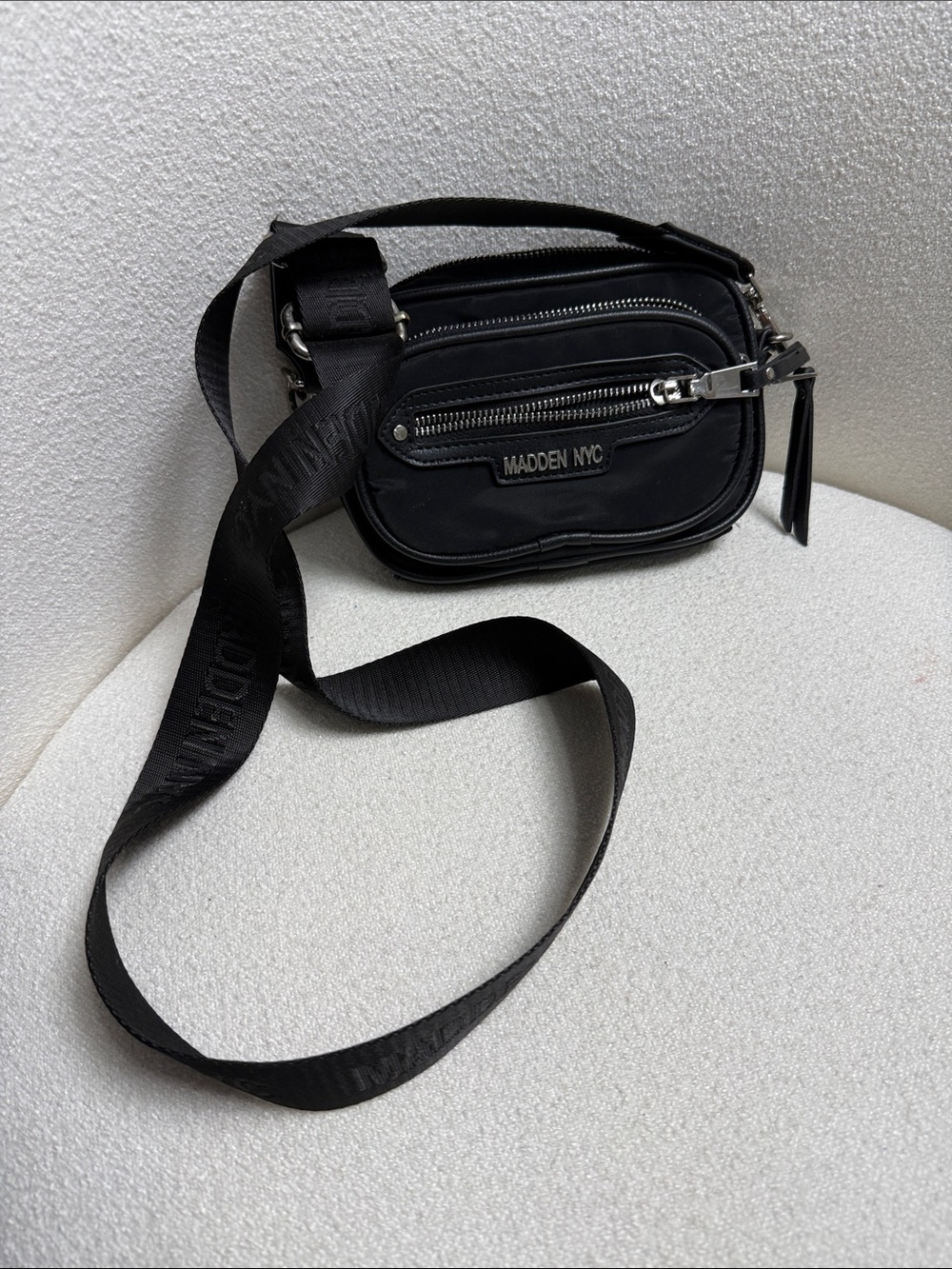 Madden NYC Black Men's Crossbody Belt Bag